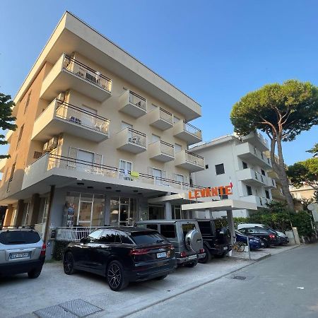 Hotel Levante Riccione Convenzionato Oltremare E Acquario Di Cattolica Exterior foto