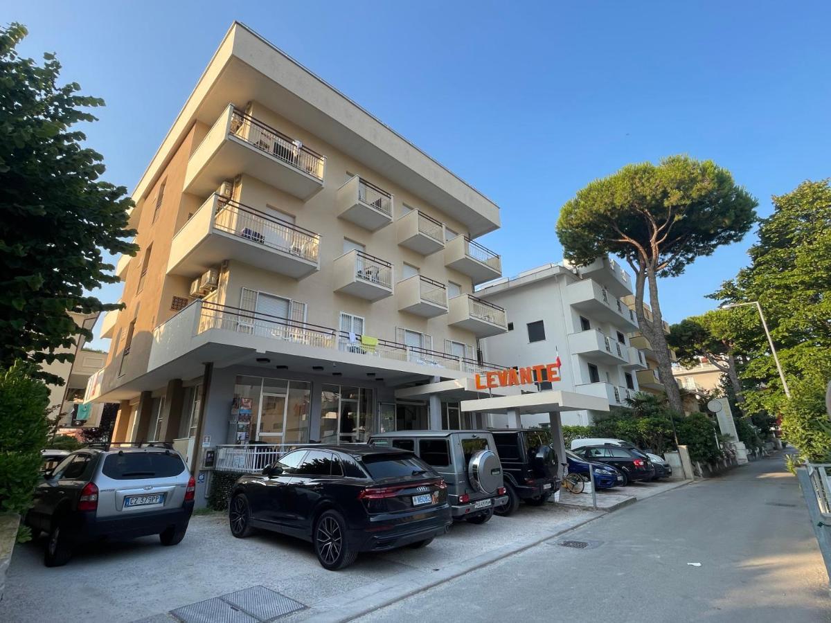 Hotel Levante Riccione Convenzionato Oltremare E Acquario Di Cattolica Exterior foto