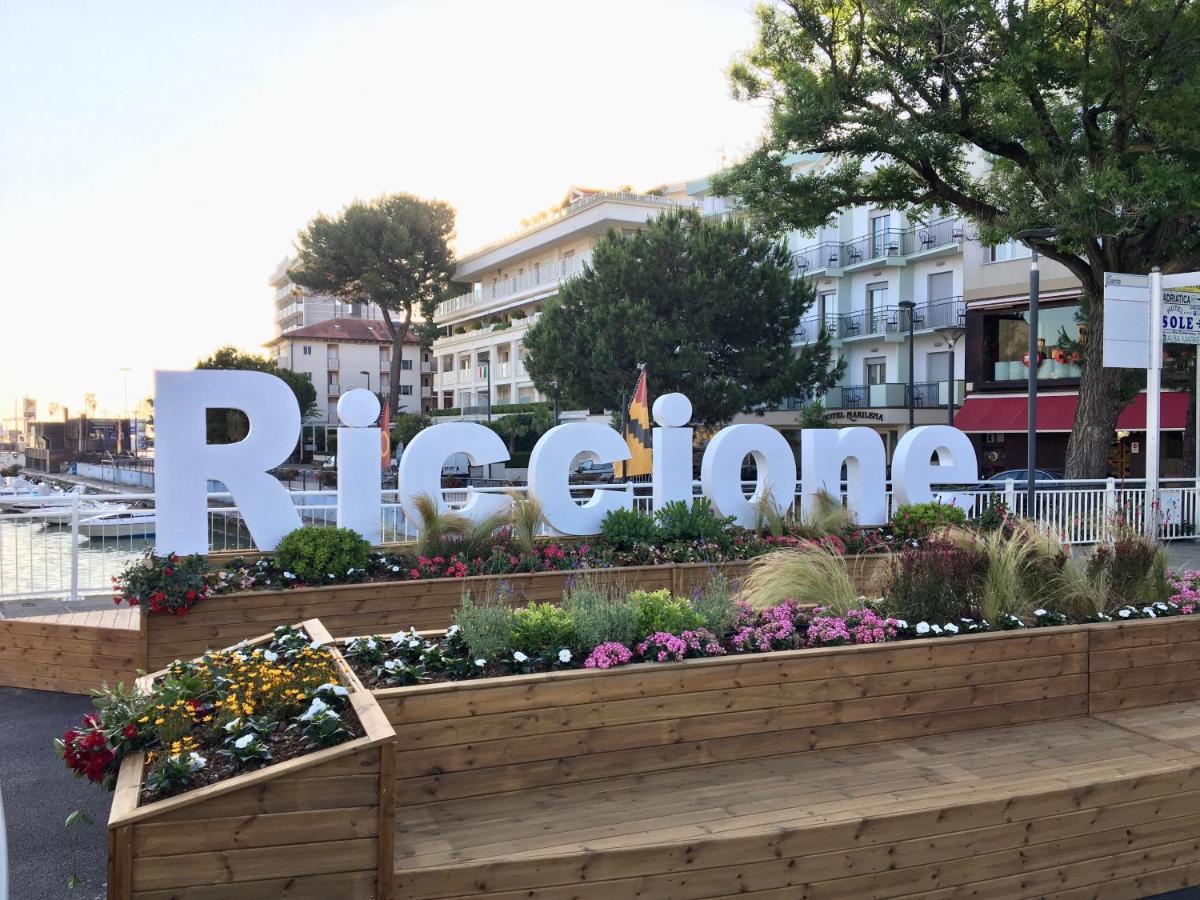 Hotel Levante Riccione Convenzionato Oltremare E Acquario Di Cattolica Exterior foto