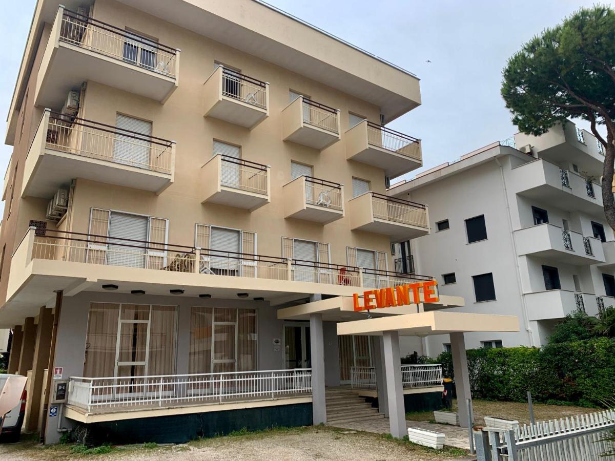 Hotel Levante Riccione Convenzionato Oltremare E Acquario Di Cattolica Exterior foto